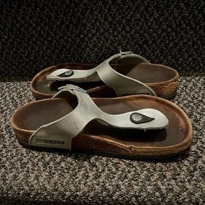 Birkenstock Sandals - Gizeh size 5.5 gray metallic